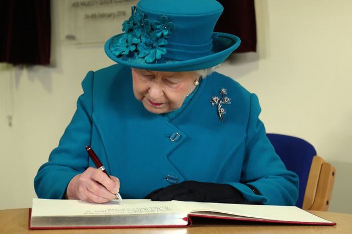 The Queen formally opens the Norfolk Hospice Tapping House.